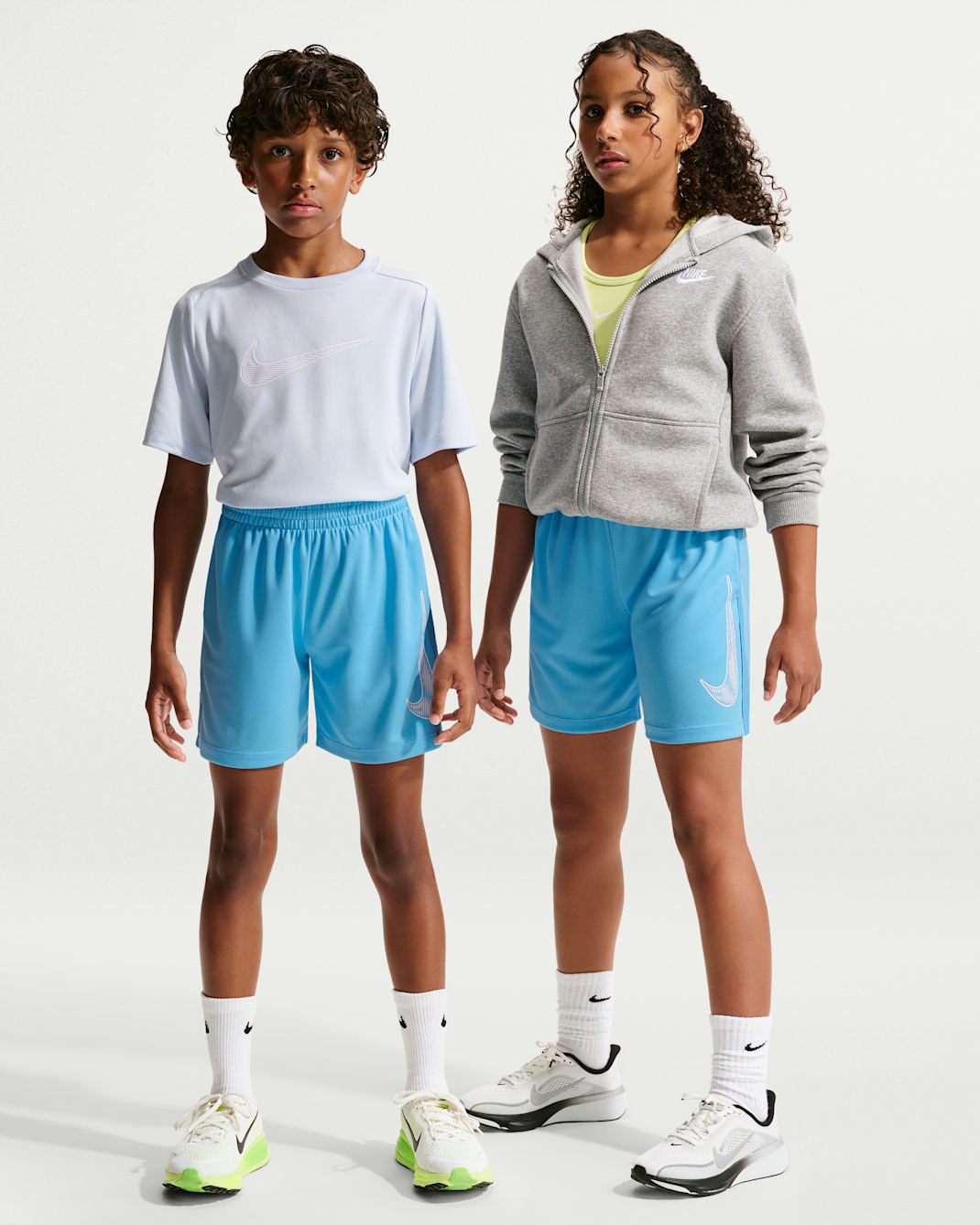Nike Multi+ Dri-FIT Trainingsshorts für ältere Kinder (Jungen) - Football Blue/Weiß