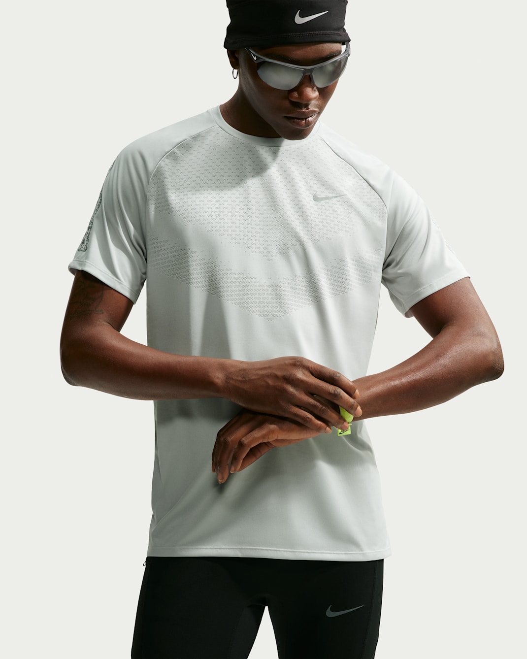 Haut de running d'hiver à manches courtes Dri-FIT Nike Stride pour homme - Grey Fog