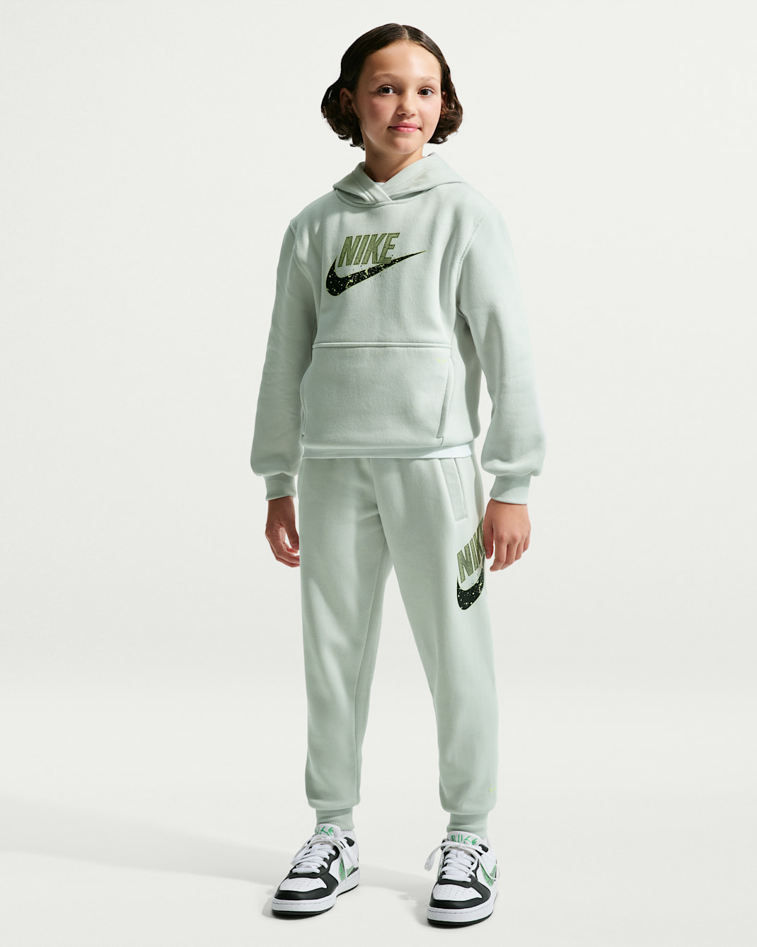 Nike Sportswear Club Older Kids' Fleece Joggers - Photon Dust/Black/Barely Volt