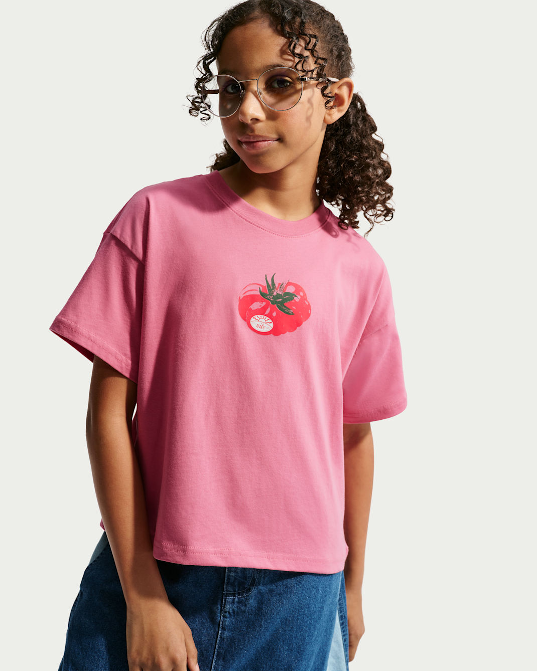 Nike Sportswear-T-shirt med firkantet pasform til større børn - Peony