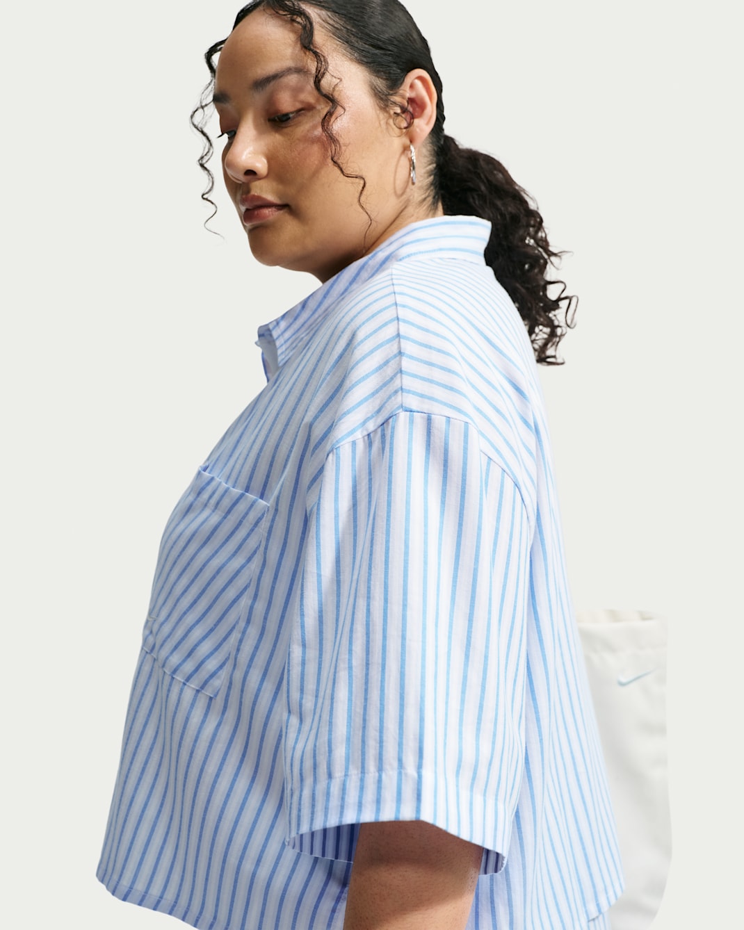 Nike Sportswear Chill Poplin Women's Oversized Striped Top (Plus Size)