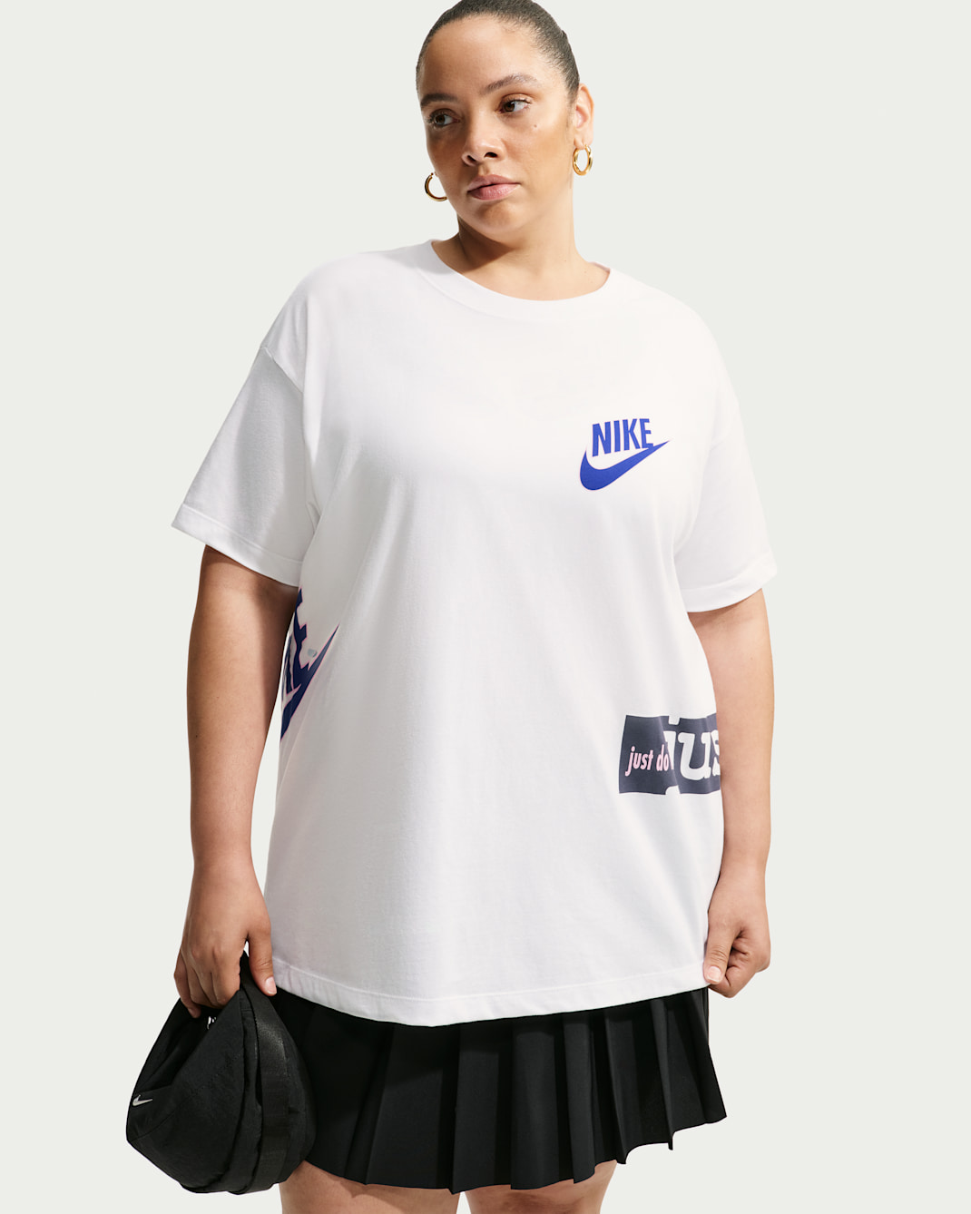 Nike Sportswear Classic Women's Oversized T-Shirt (Plus Size) - White