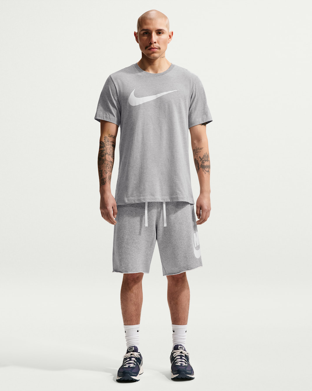 Shorts de French Terry para hombre Nike Club Alumni - Gris oscuro jaspeado/Blanco/Blanco
