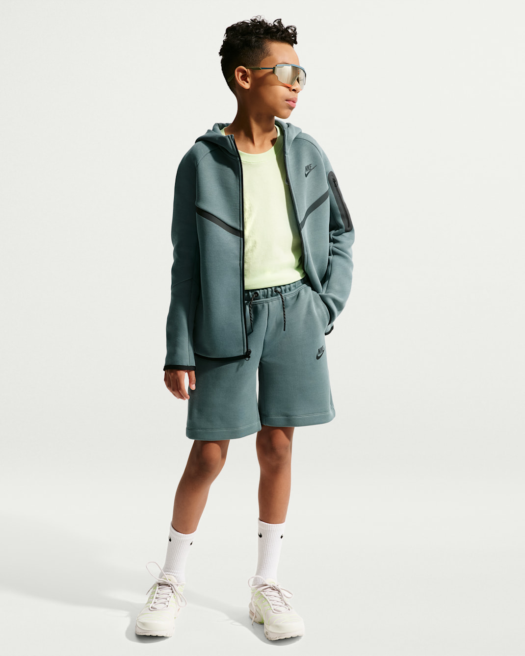 Nike Sportswear Tech Fleece Older Kids' (Boys') Shorts - Mineral Slate/Black