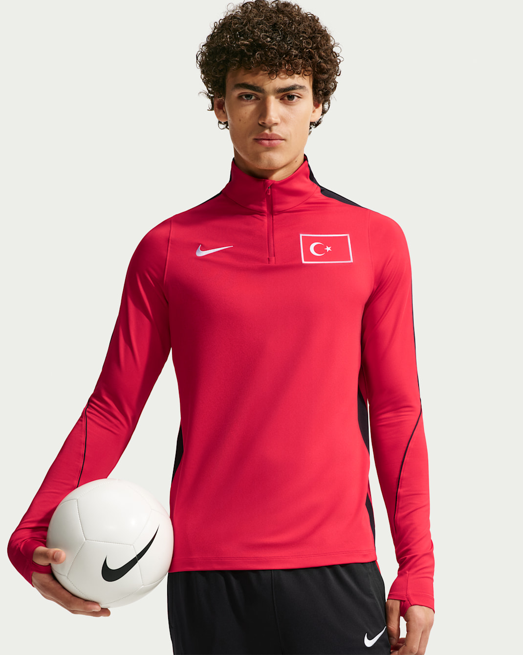 Maglia da calcio con zip a metà lunghezza Nike Dri-FIT Turchia 2026 Strike Drill – Uomo - Sport Red/Nero/Bianco