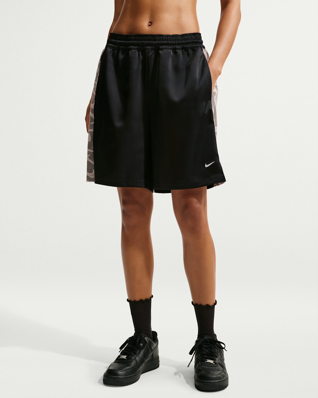 Nike Sportswear Chill Lace Women's Loose Mid-Rise Shorts