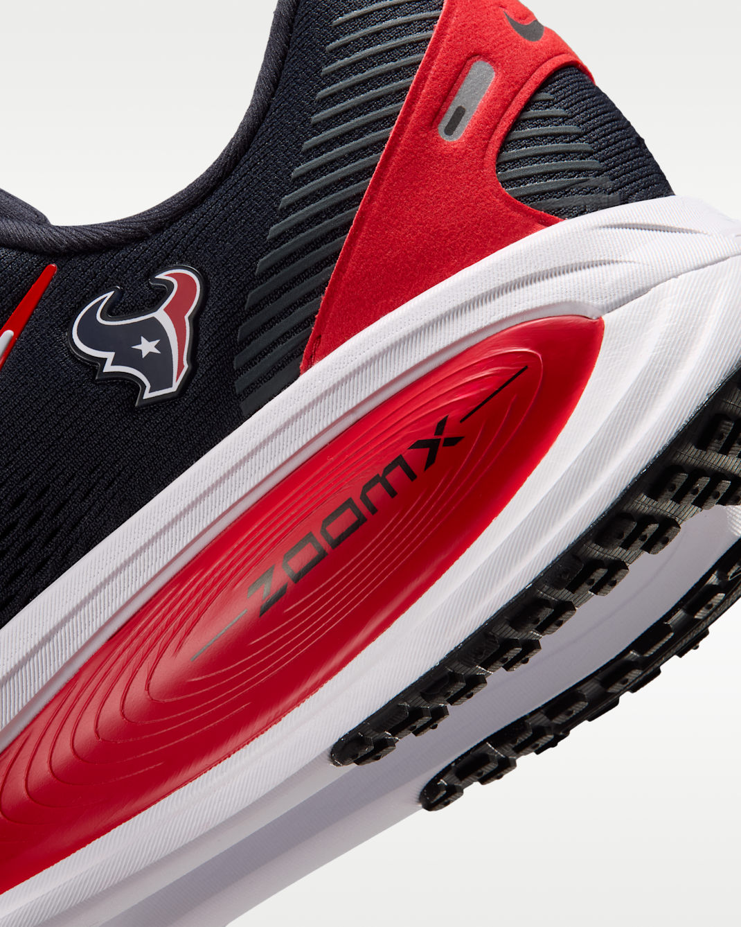 Nike Vomero 18 (Houston Texans) Men's NFL Road Running Shoes