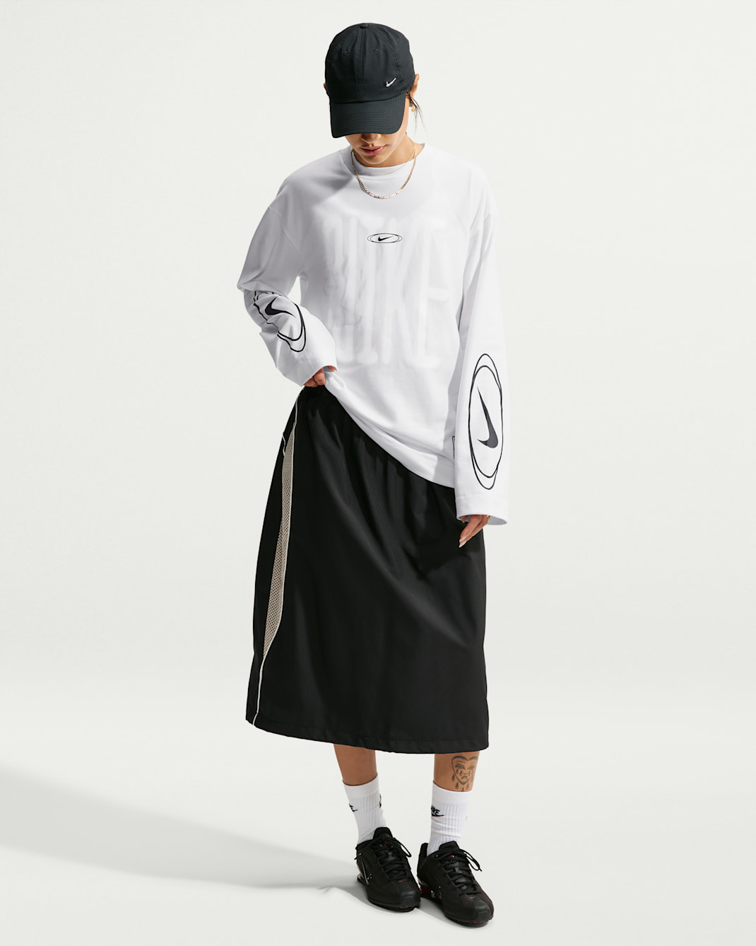 Nike Sportswear Women's Oversized Long-Sleeve T-Shirt