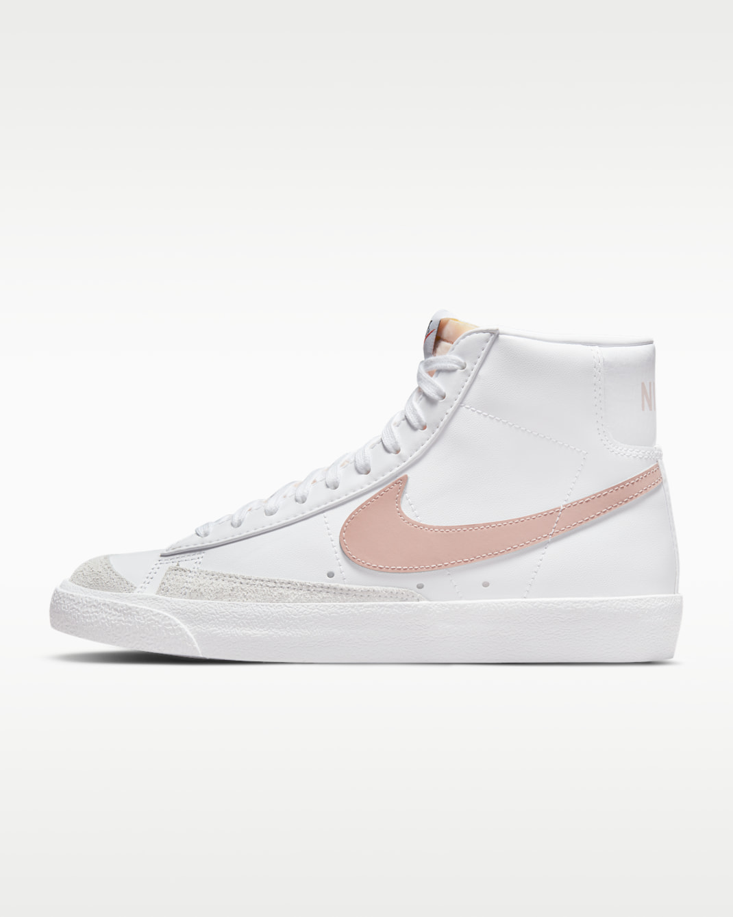Tenis para mujer Nike Blazer Mid '77 - Blanco/Melocotón/Blanco cumbre/Rosa Oxford