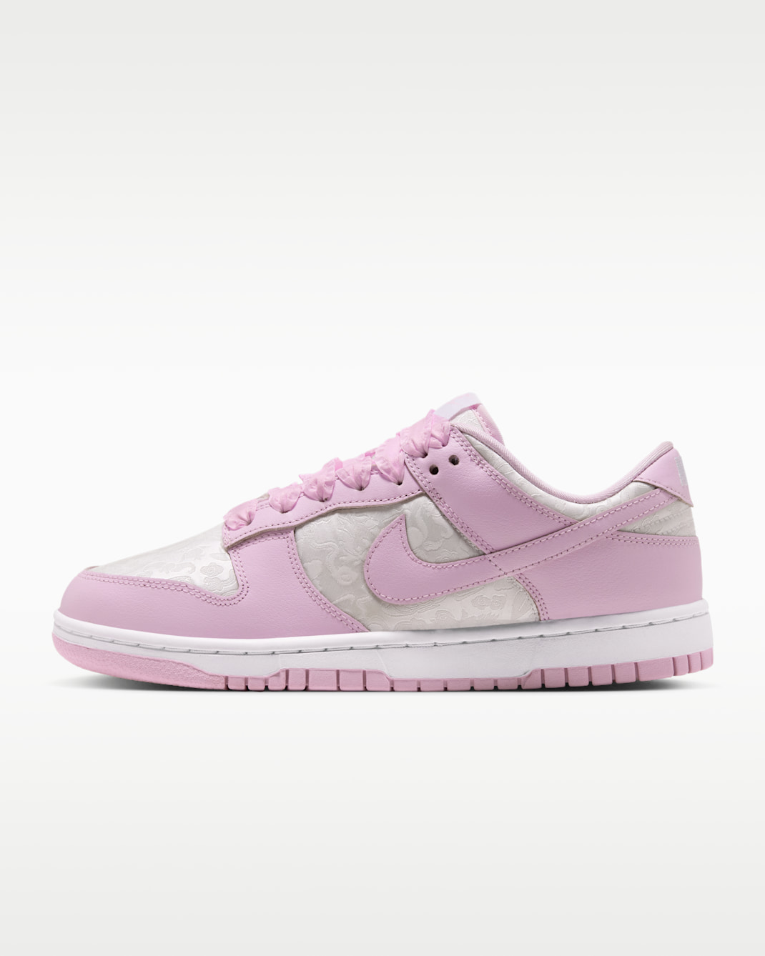 Nike Dunk Low SE Women's Shoes - White/Pink Foam