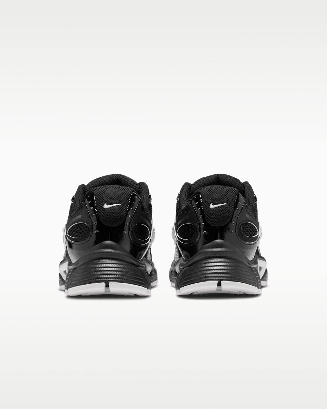 Nike V5 RNR Women's Shoes with Reflective Accents