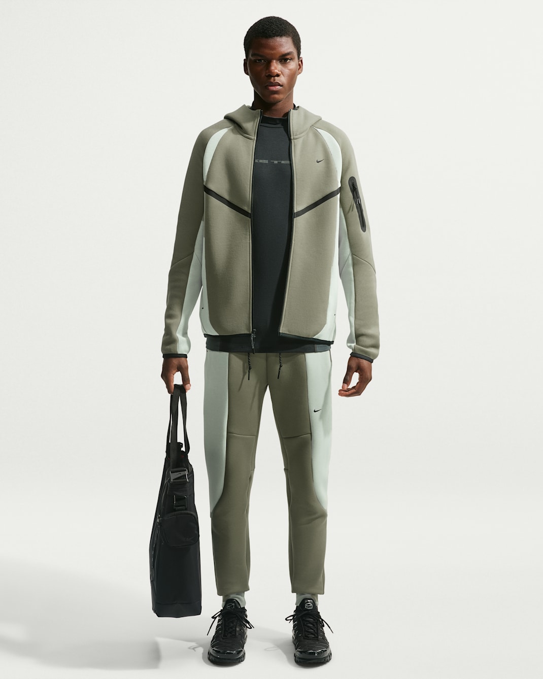 Nike Tech Men's Fleece Color-Block Joggers - Silver Sage/Jade Horizon/Black