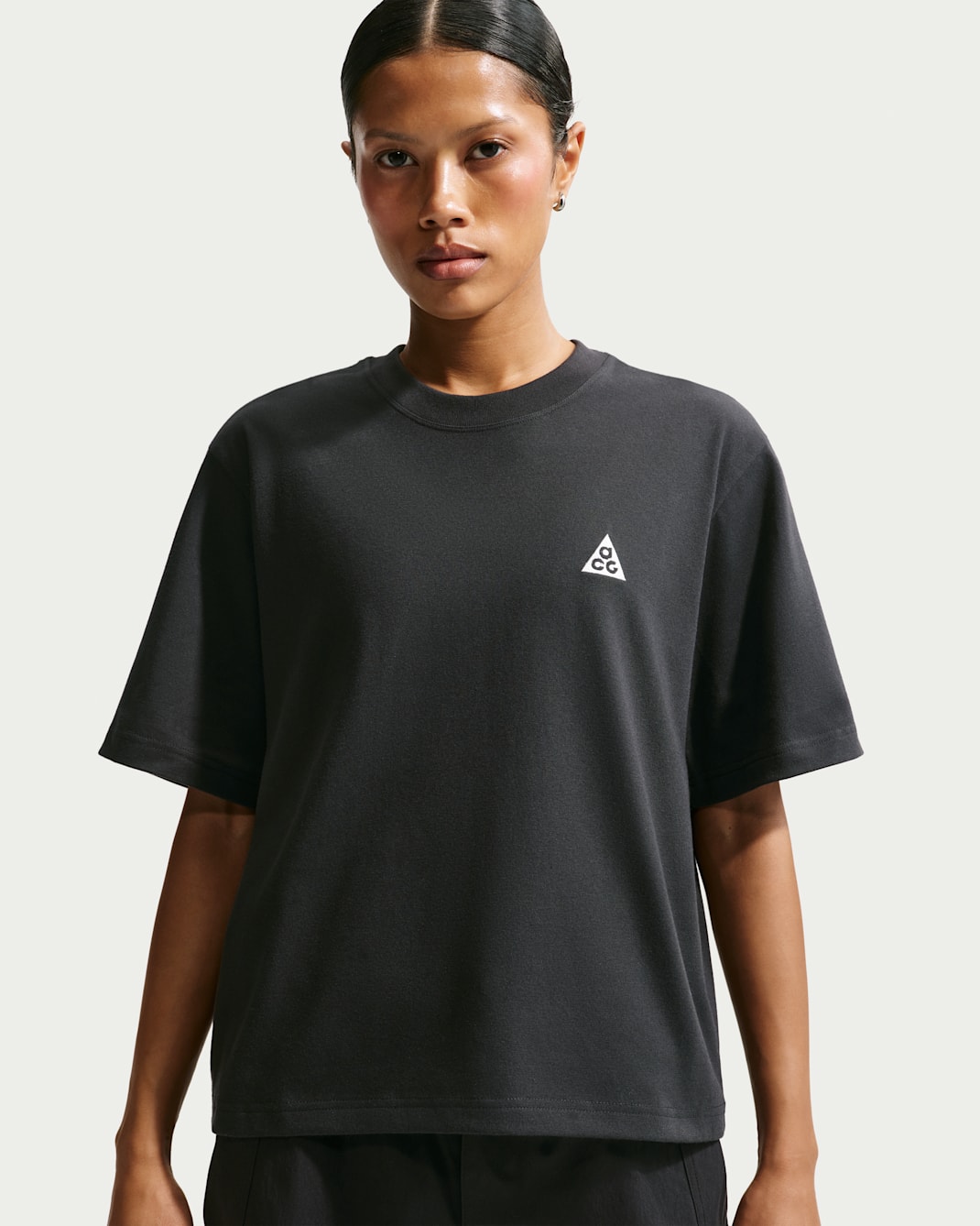 Playera de manga corta para mujer Nike ACG - Negro/Blanco cumbre