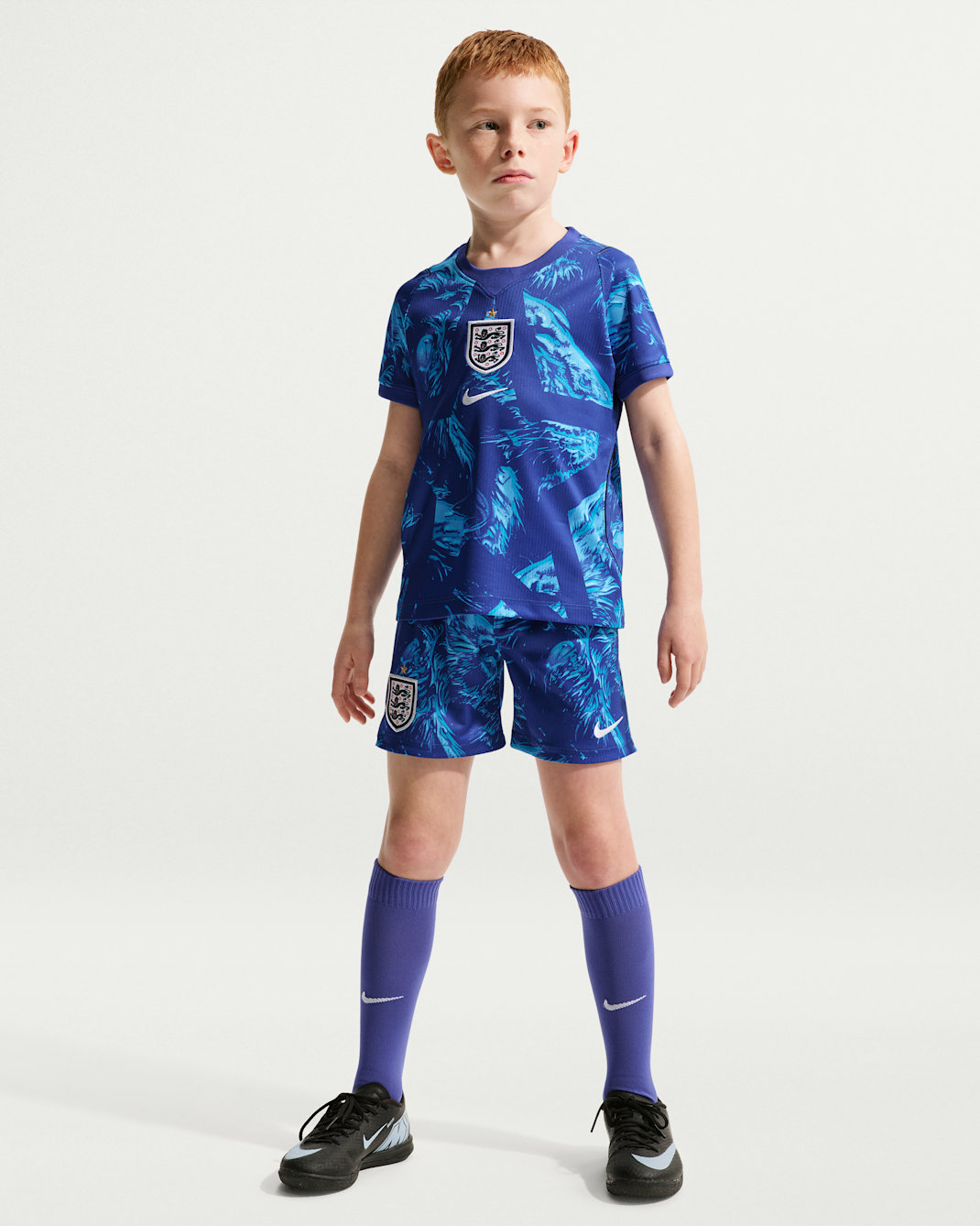 Kit de 3 piezas de fútbol Nike Replica de Inglaterra portero 2026 Stadium para niños talla pequeña - Azul astronómico/Negro/Blanco
