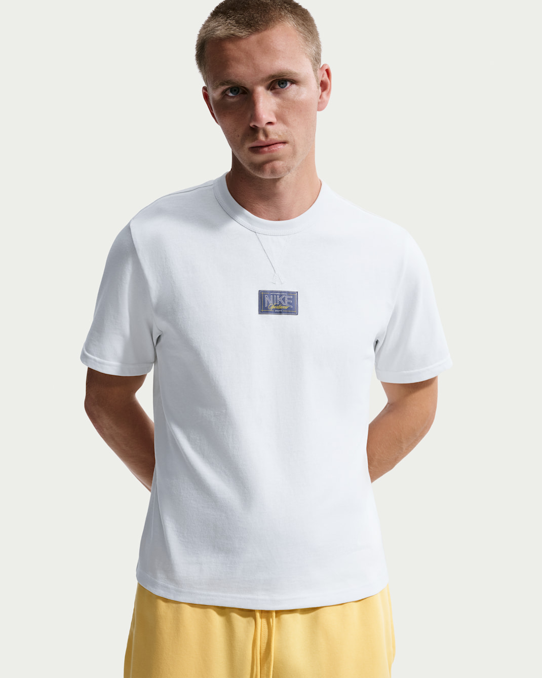 Playera Nike Sportswear Premium Essentials - Blanco cumbre