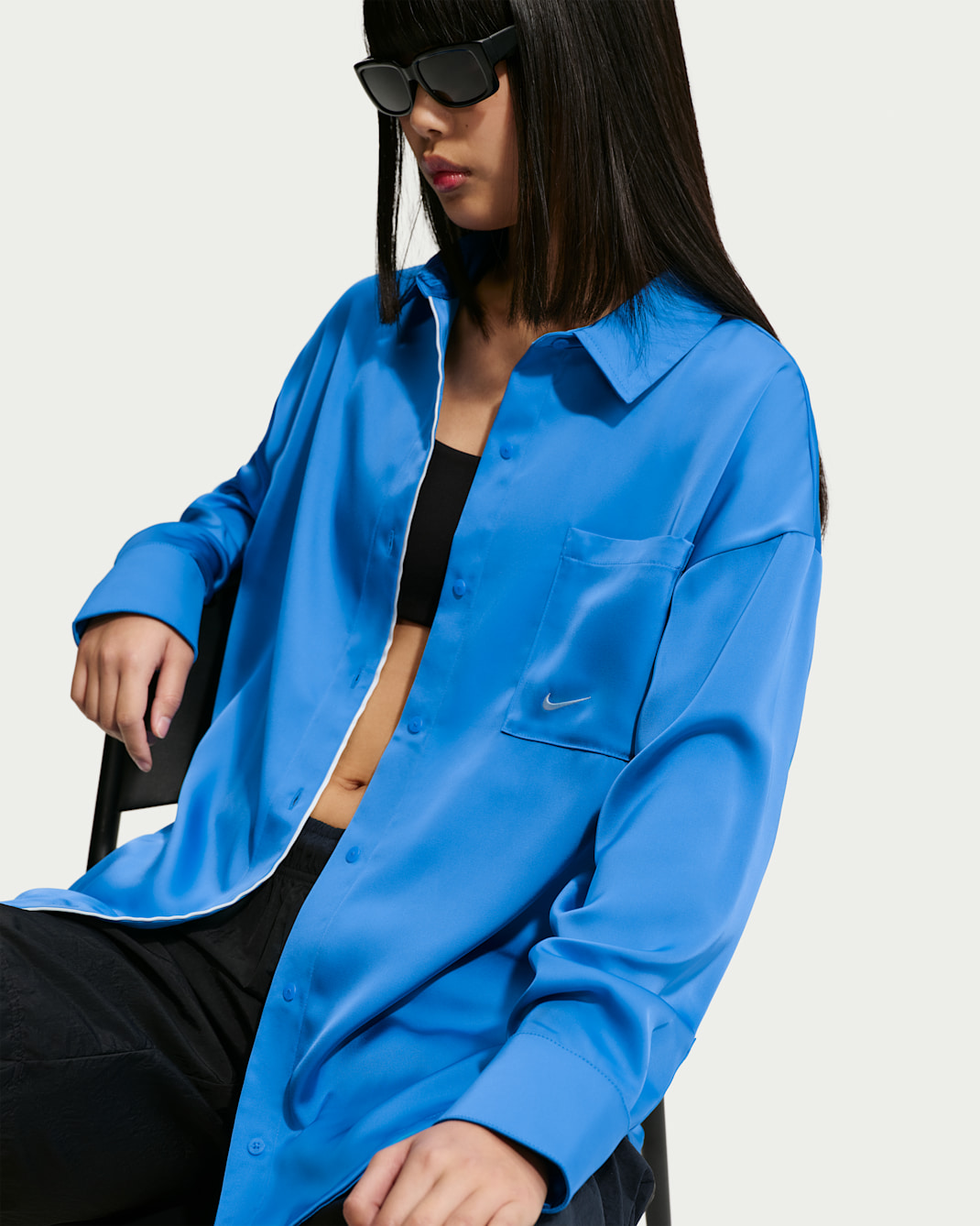 Nike Sportswear Oversize-Longsleeve aus Satin (Damen) - Light Photo Blue/Sail