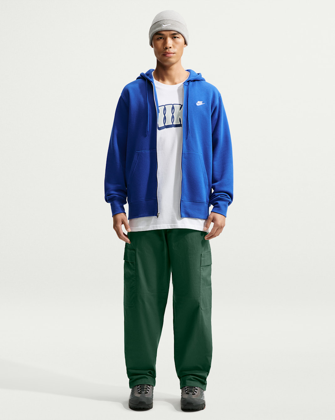 Nike Sportswear Club Men's Woven Cargo Trousers - Fir/White