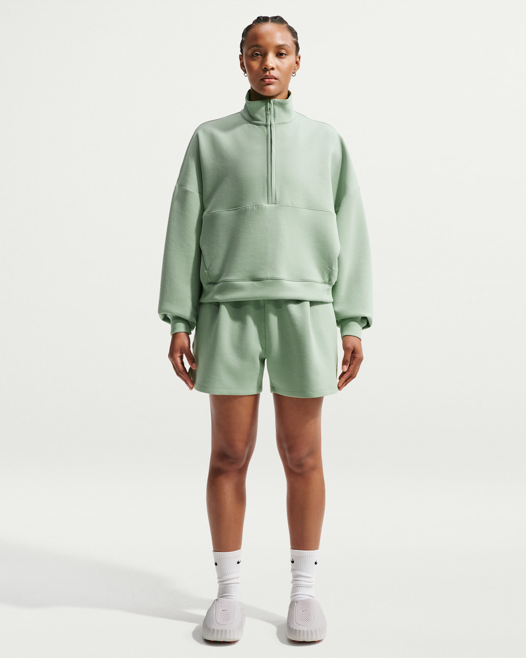 Nike 24.7 ImpossiblySoft Women's Dri-FIT Mid-Rise Loose 4" Shorts - Steam/Mineral Slate