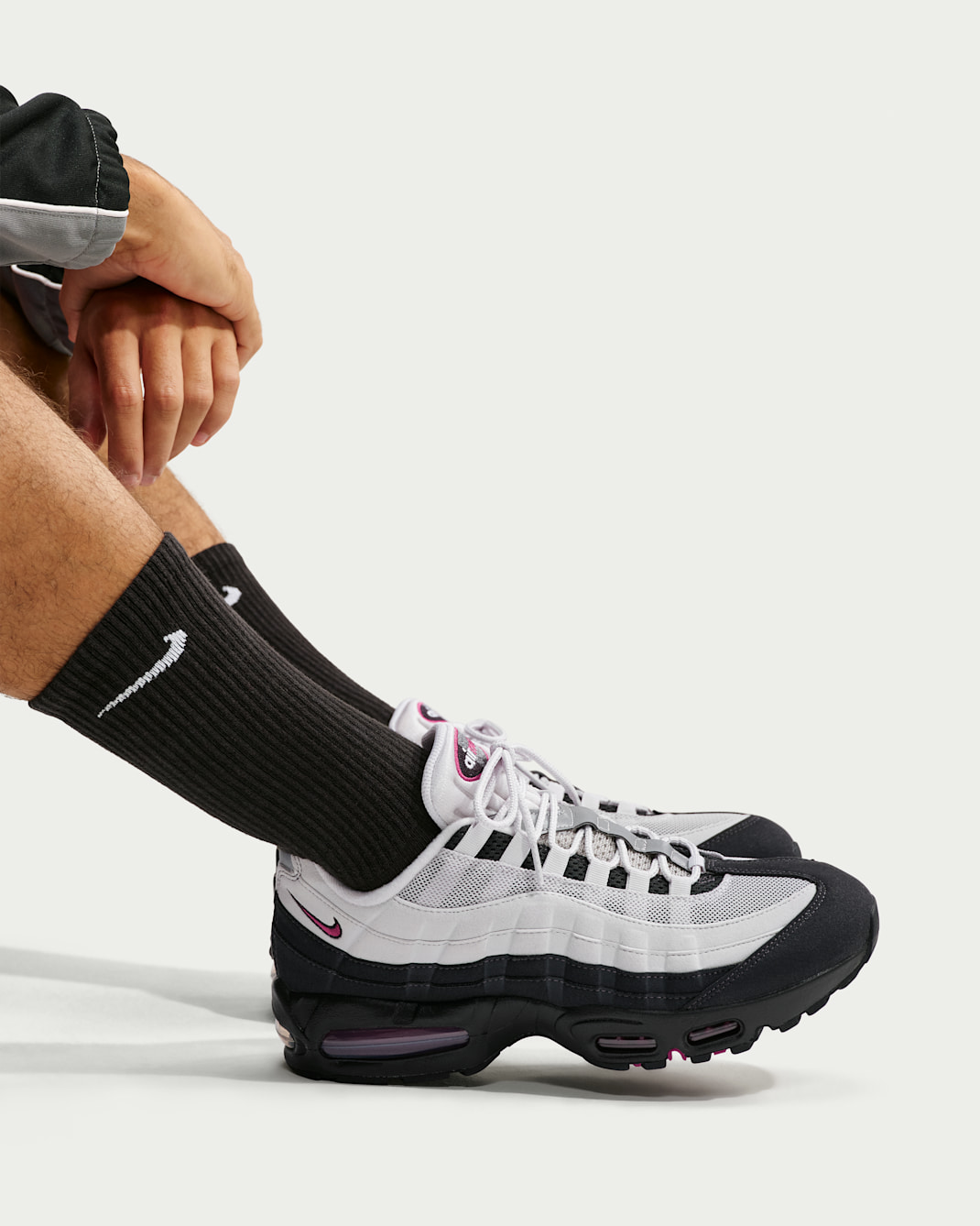 近日発売｜Nike Air Max 95 Big Bubble "Photon Dust/Sweet Beet"｜抽選/販売/定価情報 1枚目
