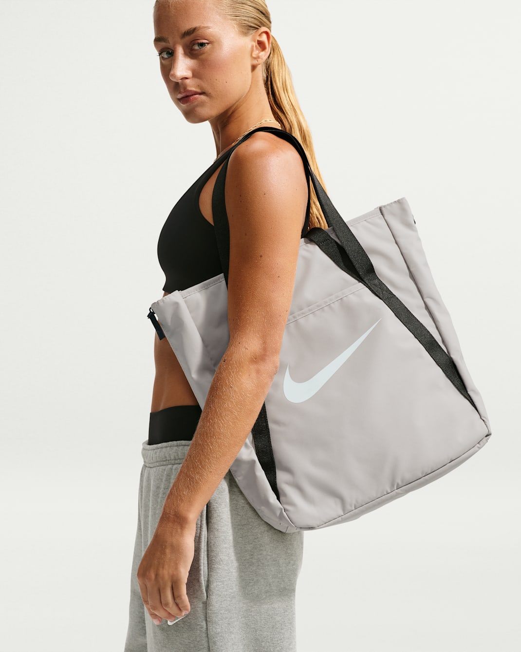 Nike Gym Tote (28L) - Cream II/Black/Sail