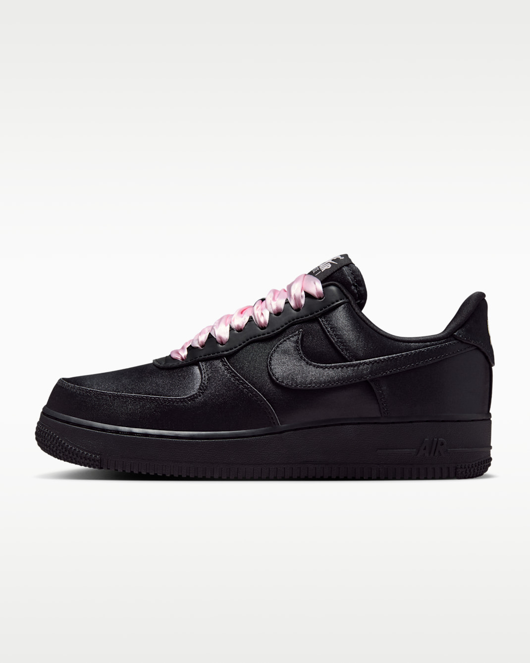 Tenis para mujer Nike Air Force 1 ’07 LV8 - Negro/Hielo rosa/Negro