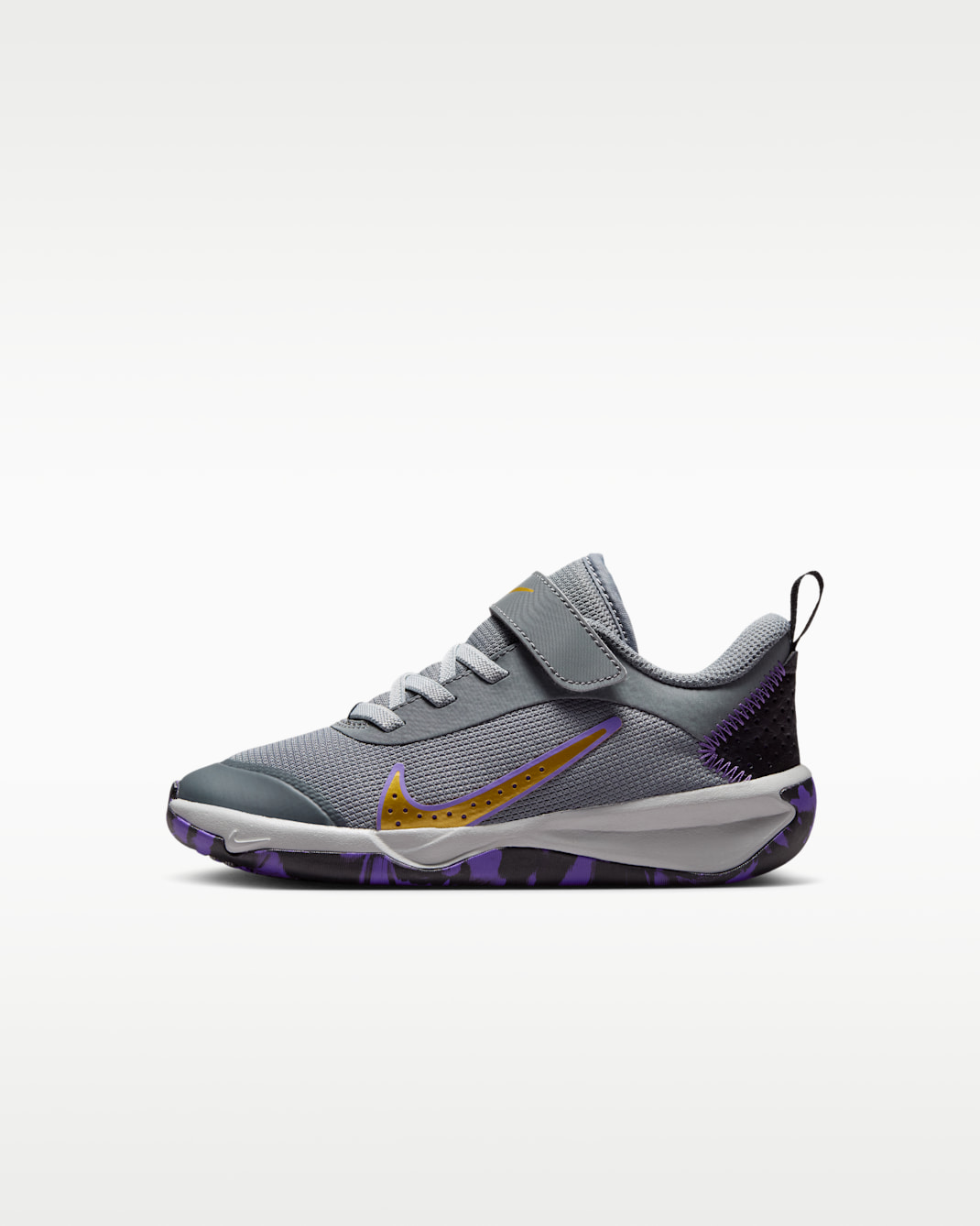 Nike Omni Multi-Court Little Kids' Shoes - Smoke Grey/Action Grape/Light Smoke Grey/Metallic Gold