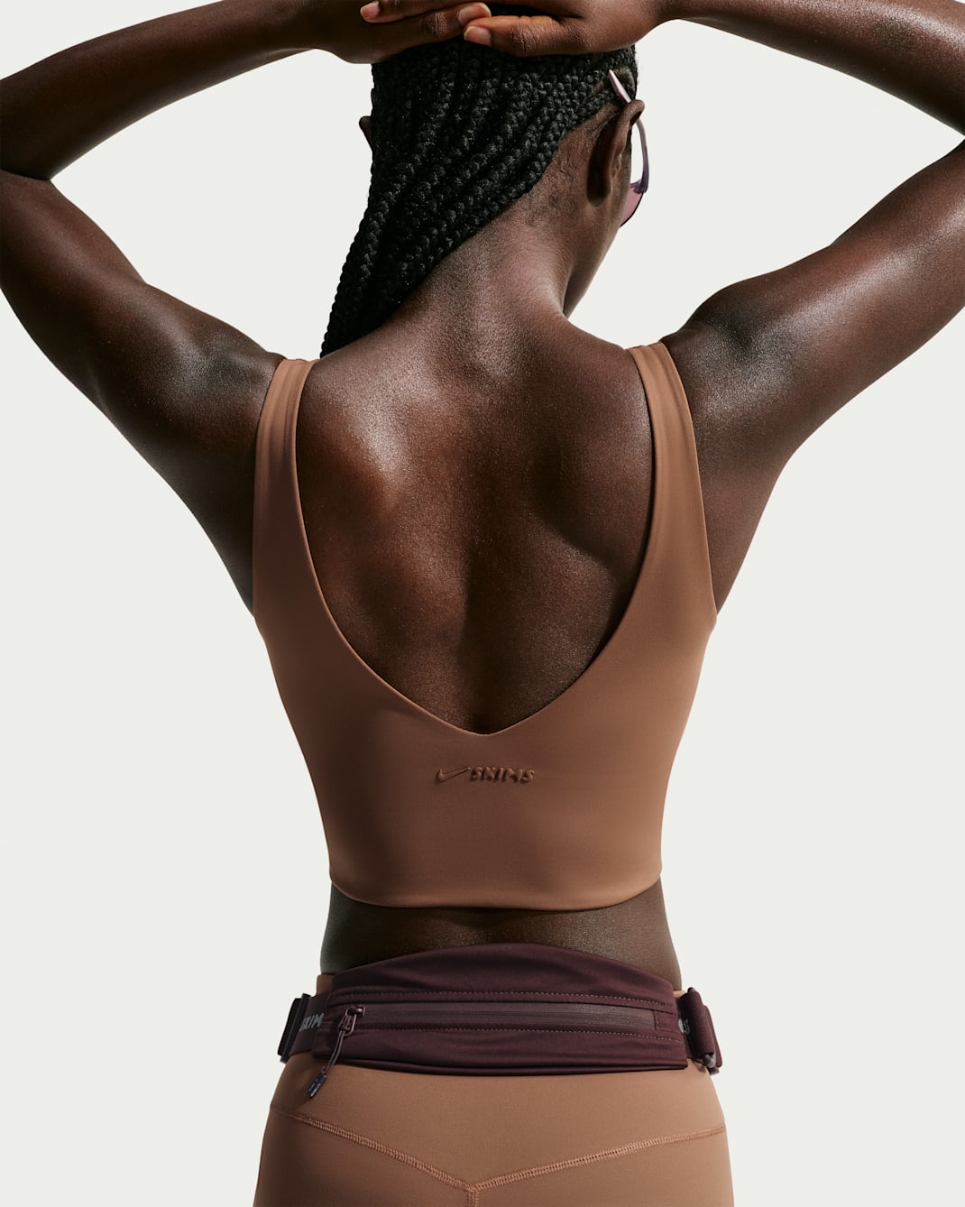 NikeSKIMS Matte Women's V-Neck Long-Line Bra