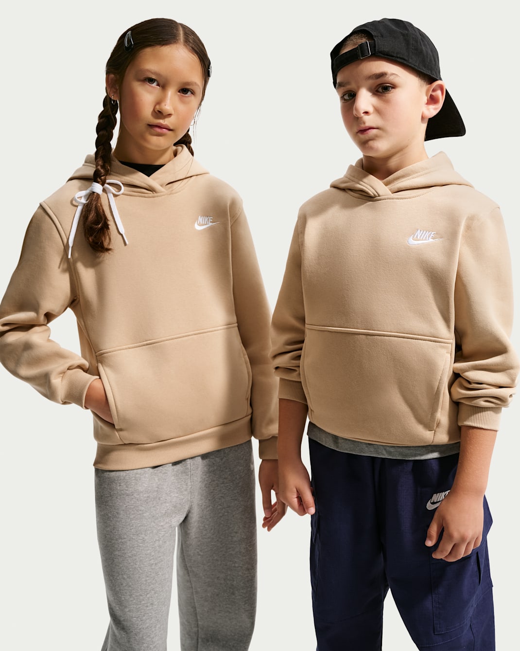 Nike Sportswear Club Fleece-pullover-hættetrøje til større børn - Linen/hvid