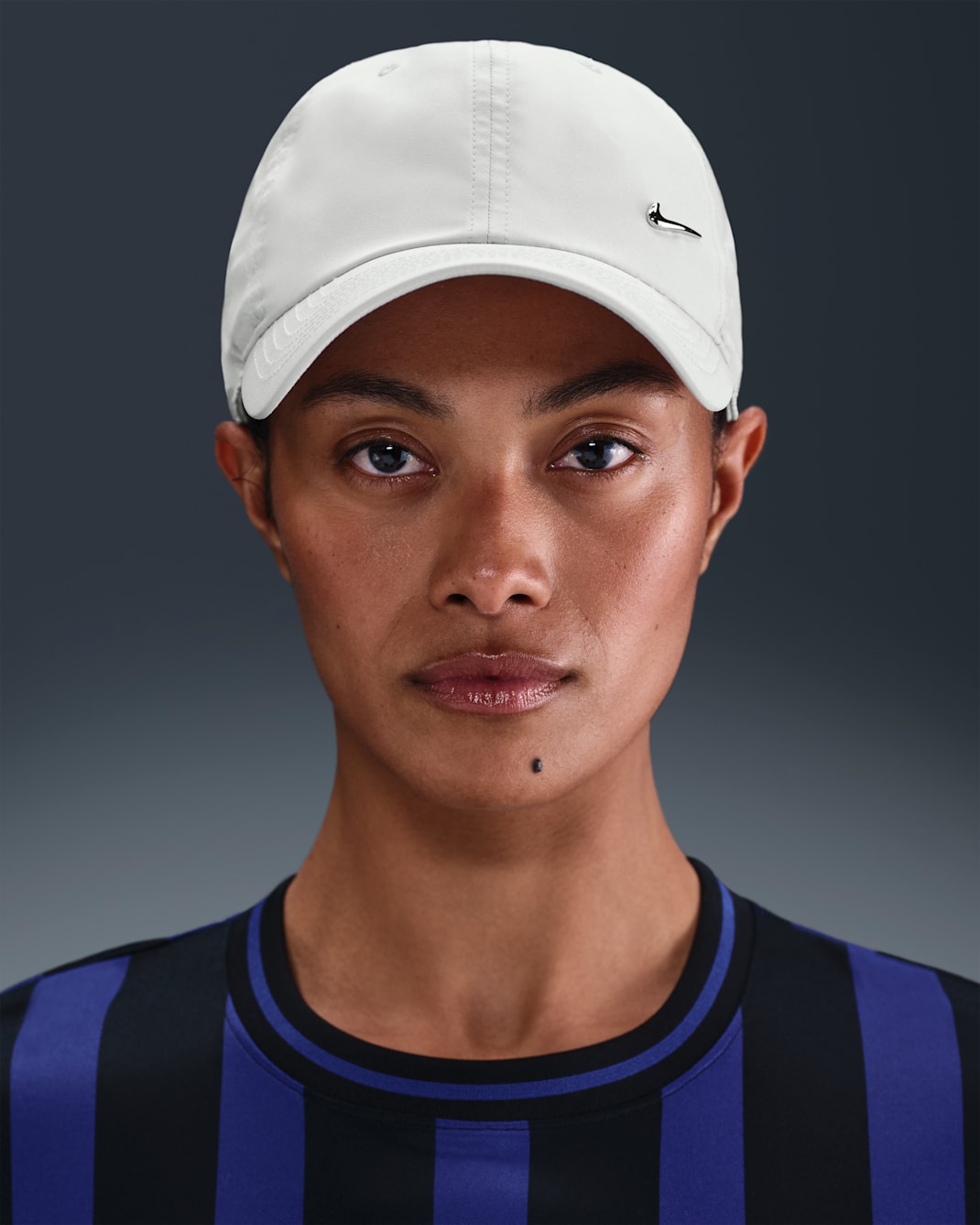 Nike Dri-FIT Club Unstructured Metal Swoosh Cap - Light Bone/Metallic Silver