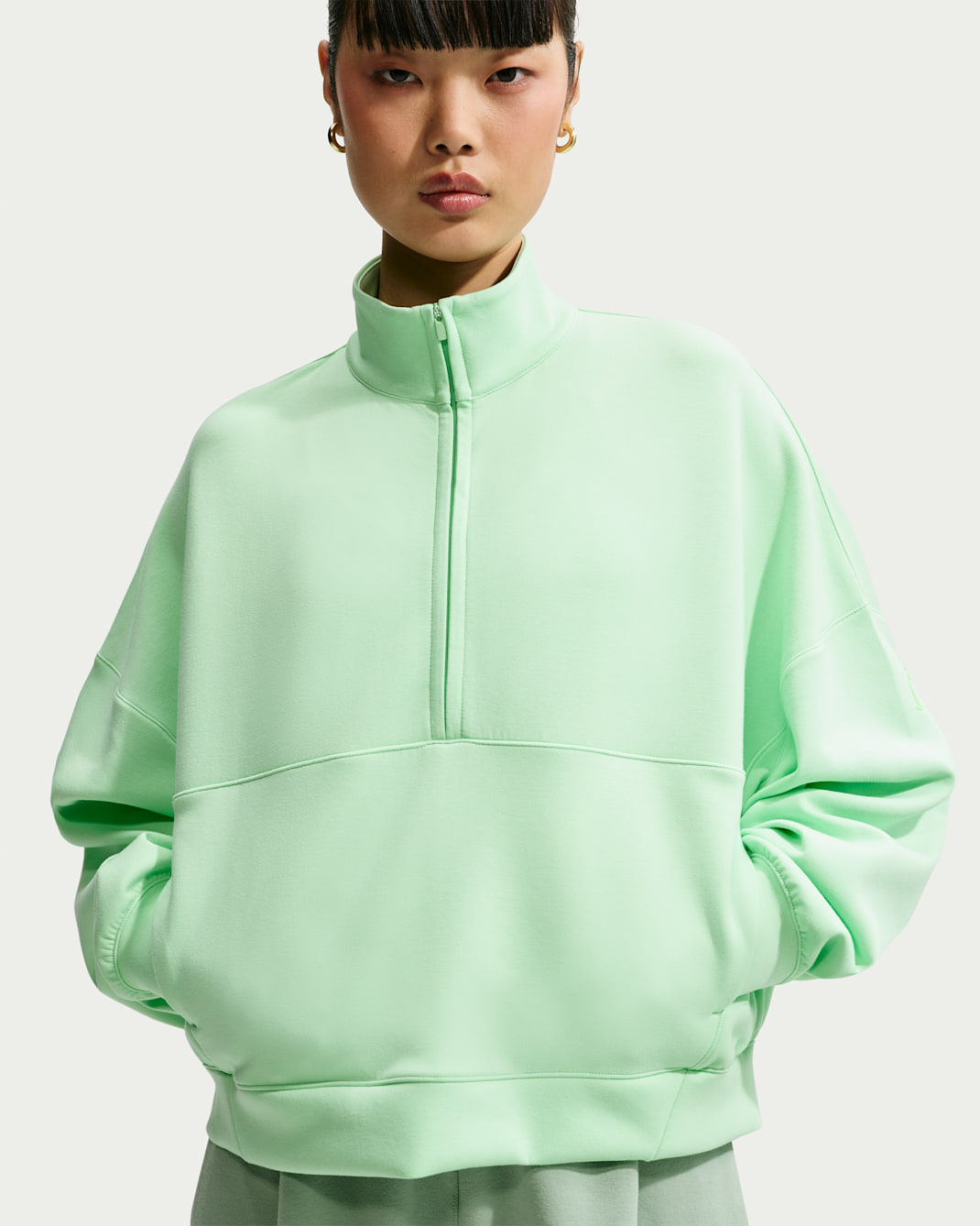 Nike 24.7 ImpossiblySoft Women's Dri-FIT Oversized 1/2-Zip Top - Cucumber Calm/Illusion Green