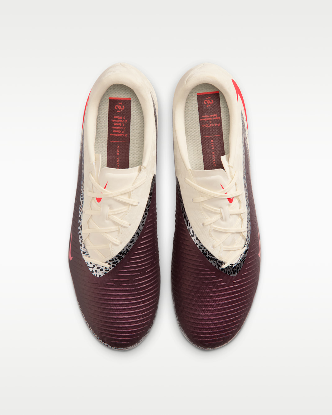 Nike United Phantom 6 Low Academy Multi-Ground Soccer Cleats