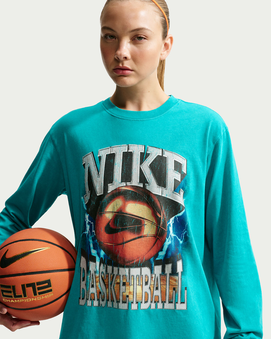 Nike Classic Women's Long-Sleeve Basketball T-Shirt - Energy
