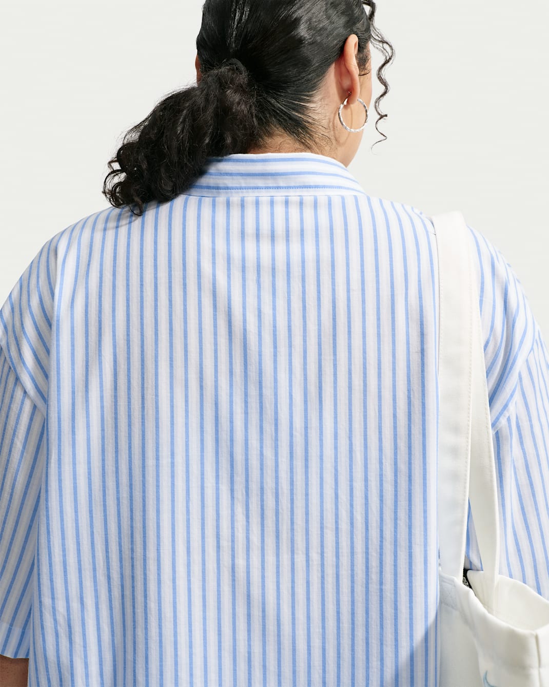 Nike Sportswear Chill Poplin Women's Oversized Striped Top (Plus Size)