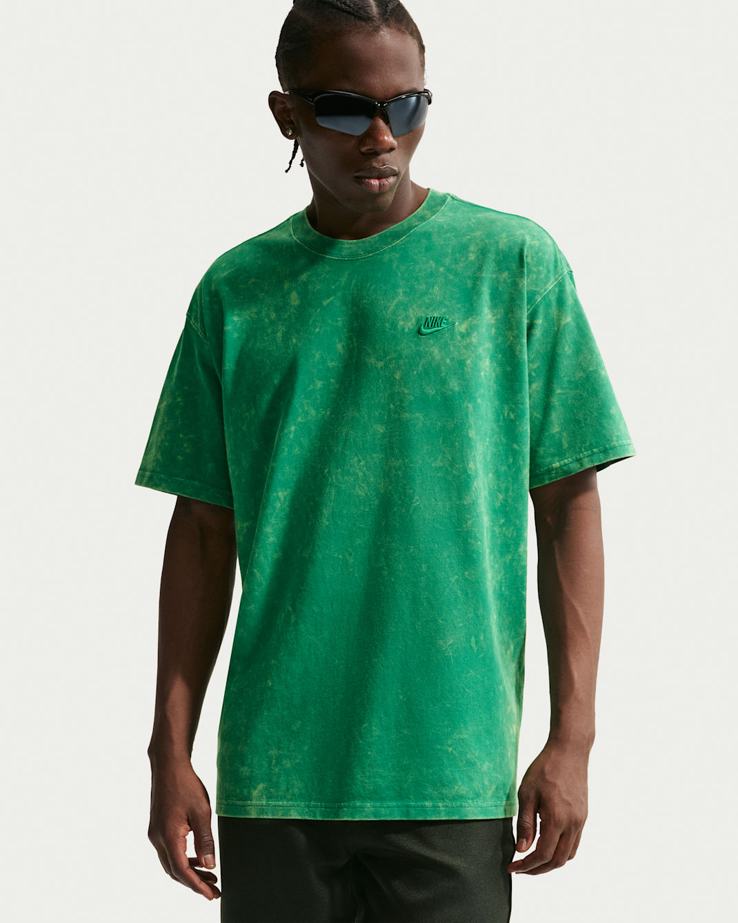 Nike Sportswear Men's Short-Sleeve T-Shirt - Malachite/Malachite