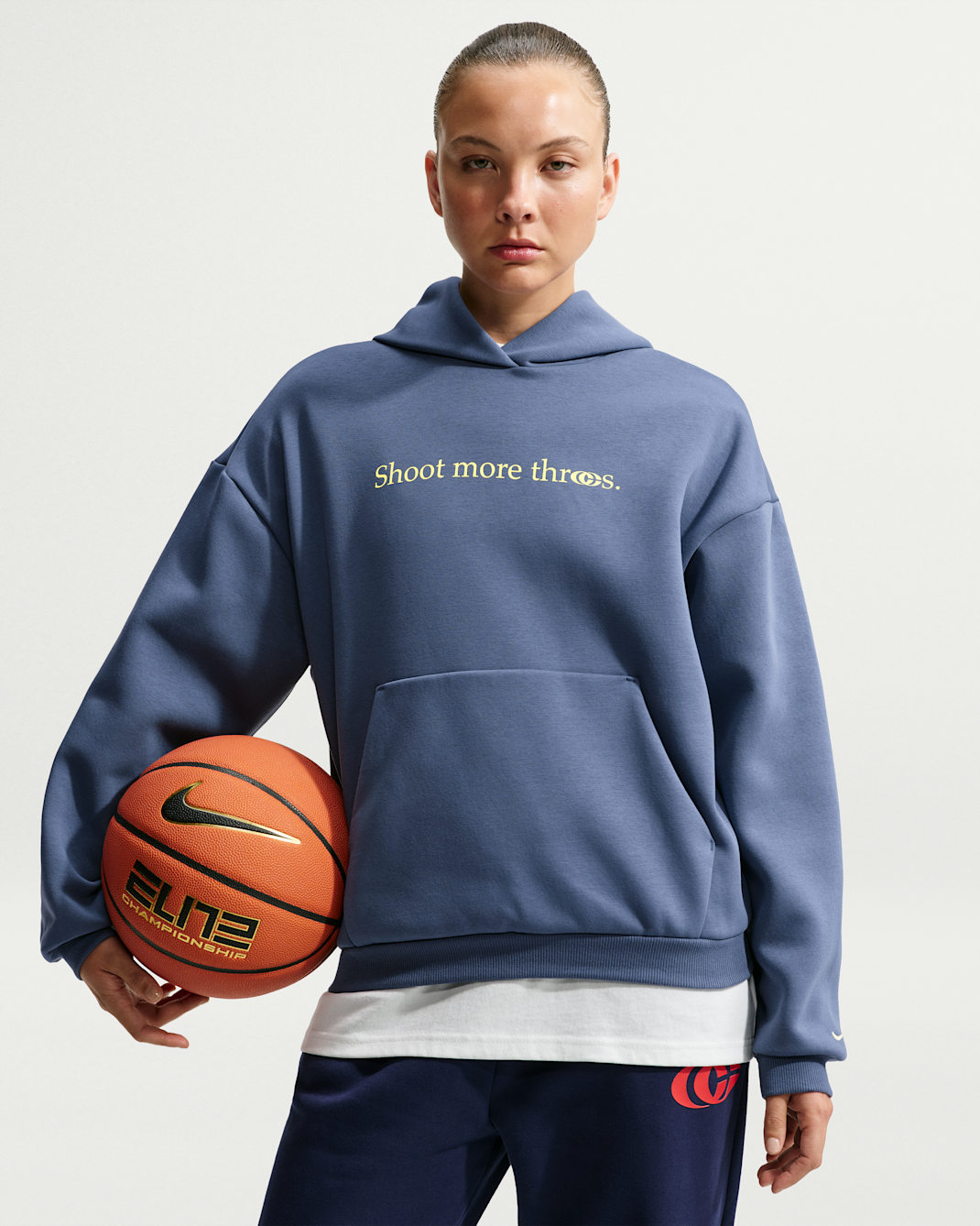 Caitlin Clark Women's Therma-FIT Pullover Basketball Hoodie - Diffused Blue/Pale Ivory/Soft Yellow