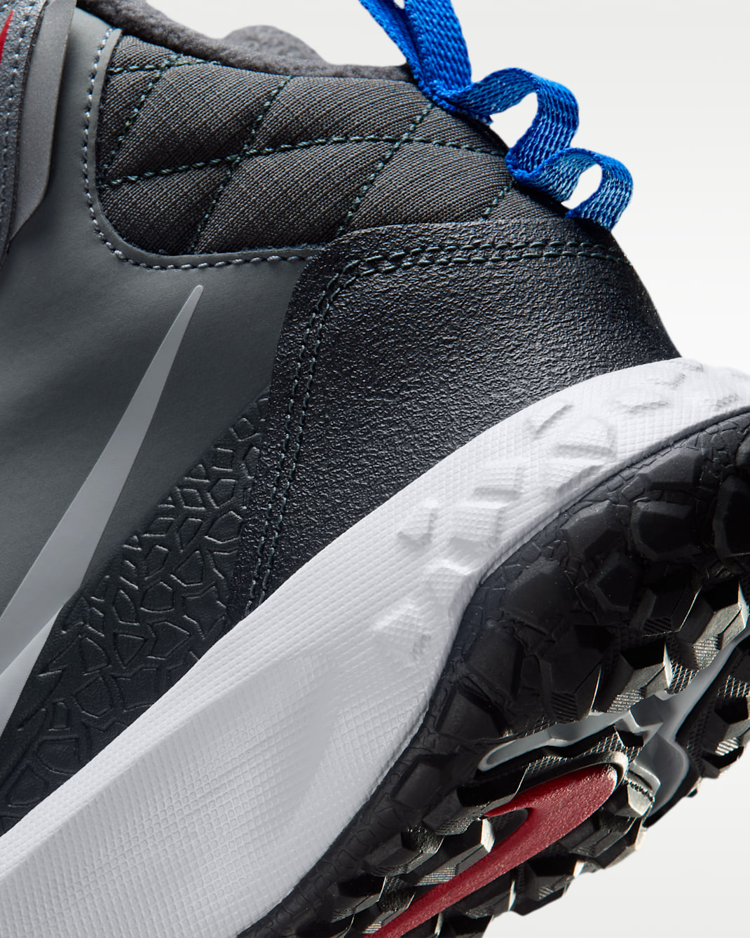 Nike Terrascout Big Kids' Boots with Reflective Accents