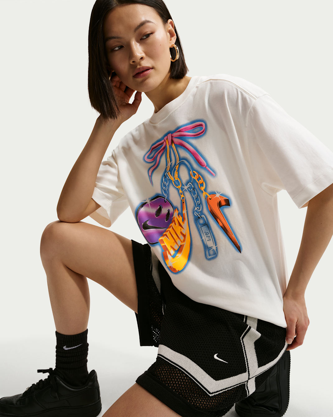 나이키 스포츠웨어 클래식 여성 오버사이즈 티셔츠 - 세일