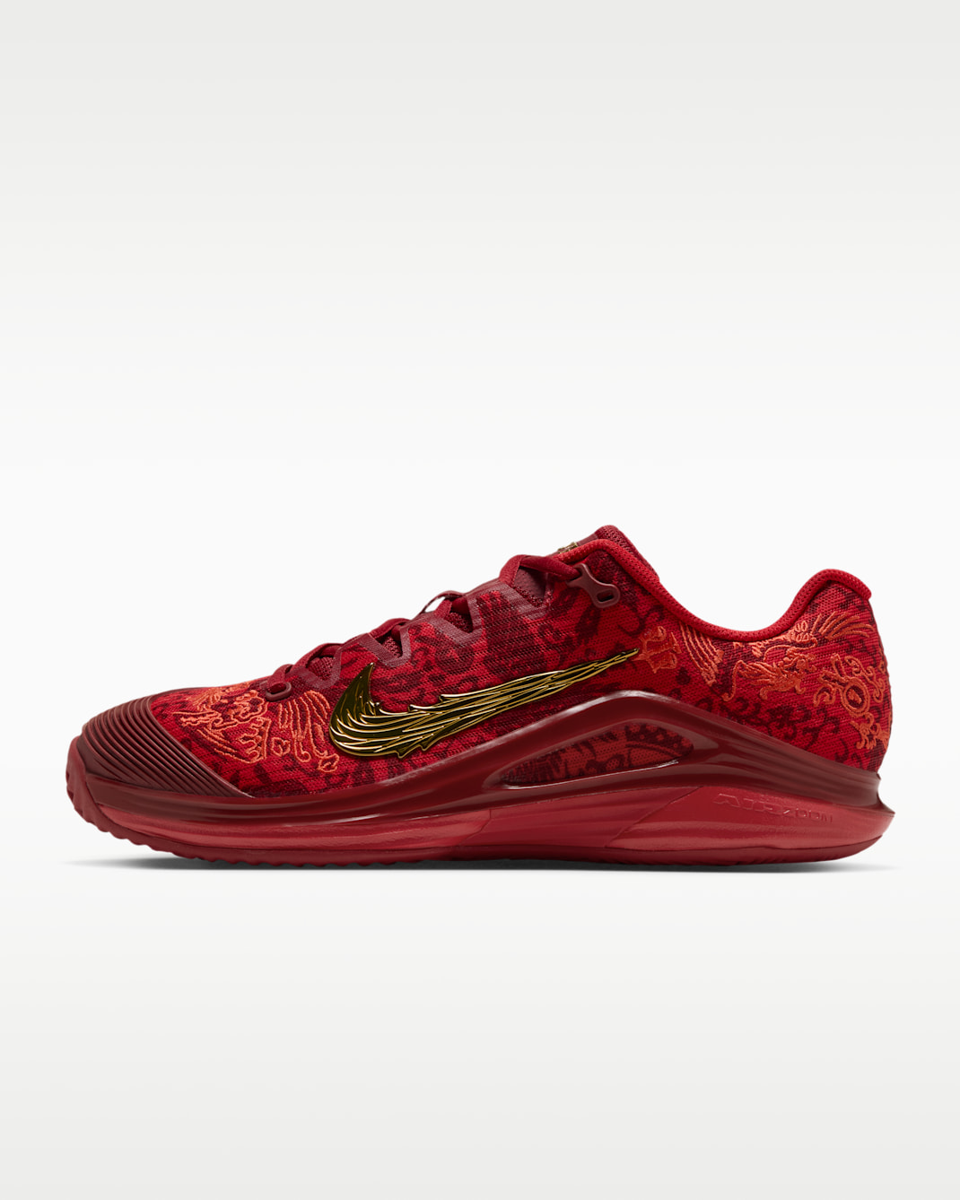 Scarpa da tennis per campi in terra rossa Nike Vapor 12 "Qinwen Zheng" – Donna - University Red/Tough Red/Picante Red/Oro metallizzato