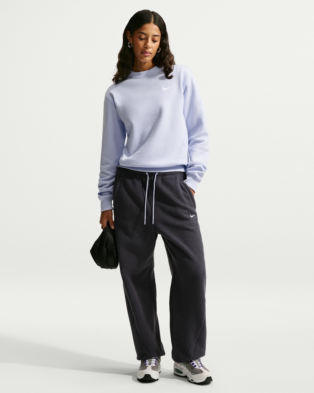 Dámské oversize flísové kalhoty Nike Sportswear se středně vysokým pasem - Gridiron/Palest Purple/Bílá