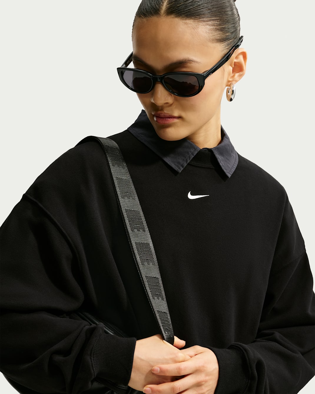 Nike Studio Fleece Lightweight Women's Oversized Crew-Neck Sweatshirt - Total Black/Sail