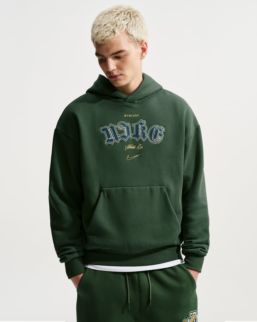 Nike Solo Fleece Men's Pullover Hoodie - Fir
