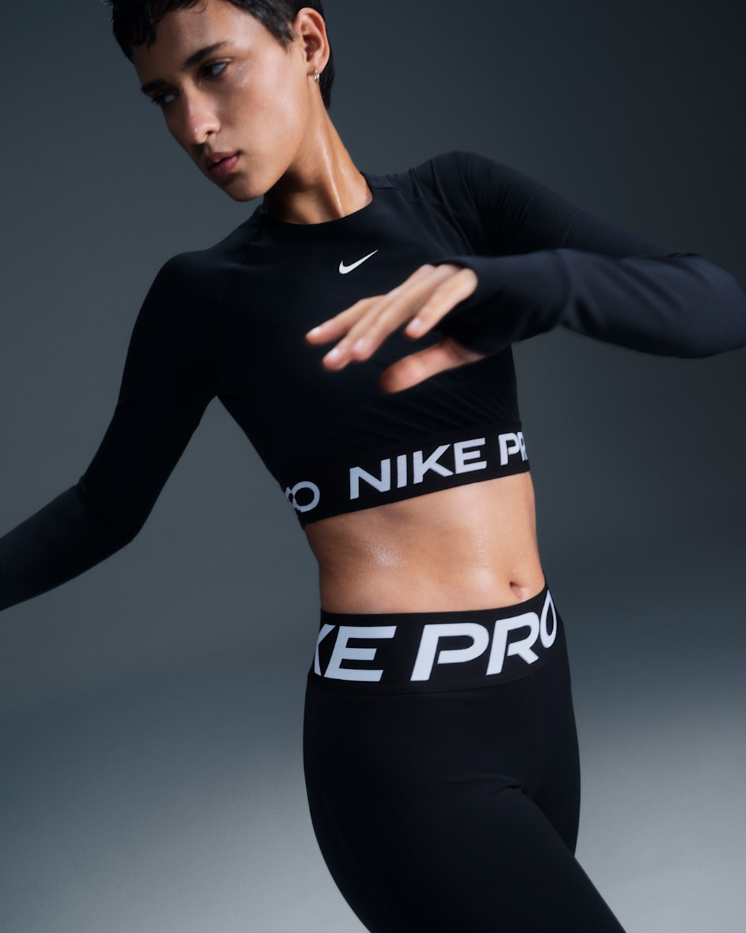 Haut court à manches longues Dri-FIT Nike Pro pour femme - Noir/Blanc