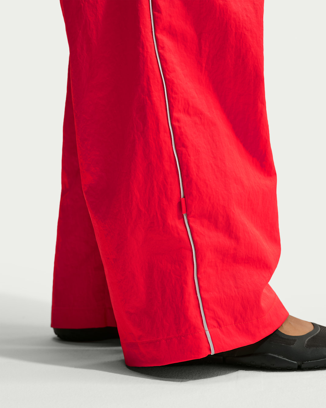 NikeSKIMS Crunchy Nylon Women's Wide-Leg Pants