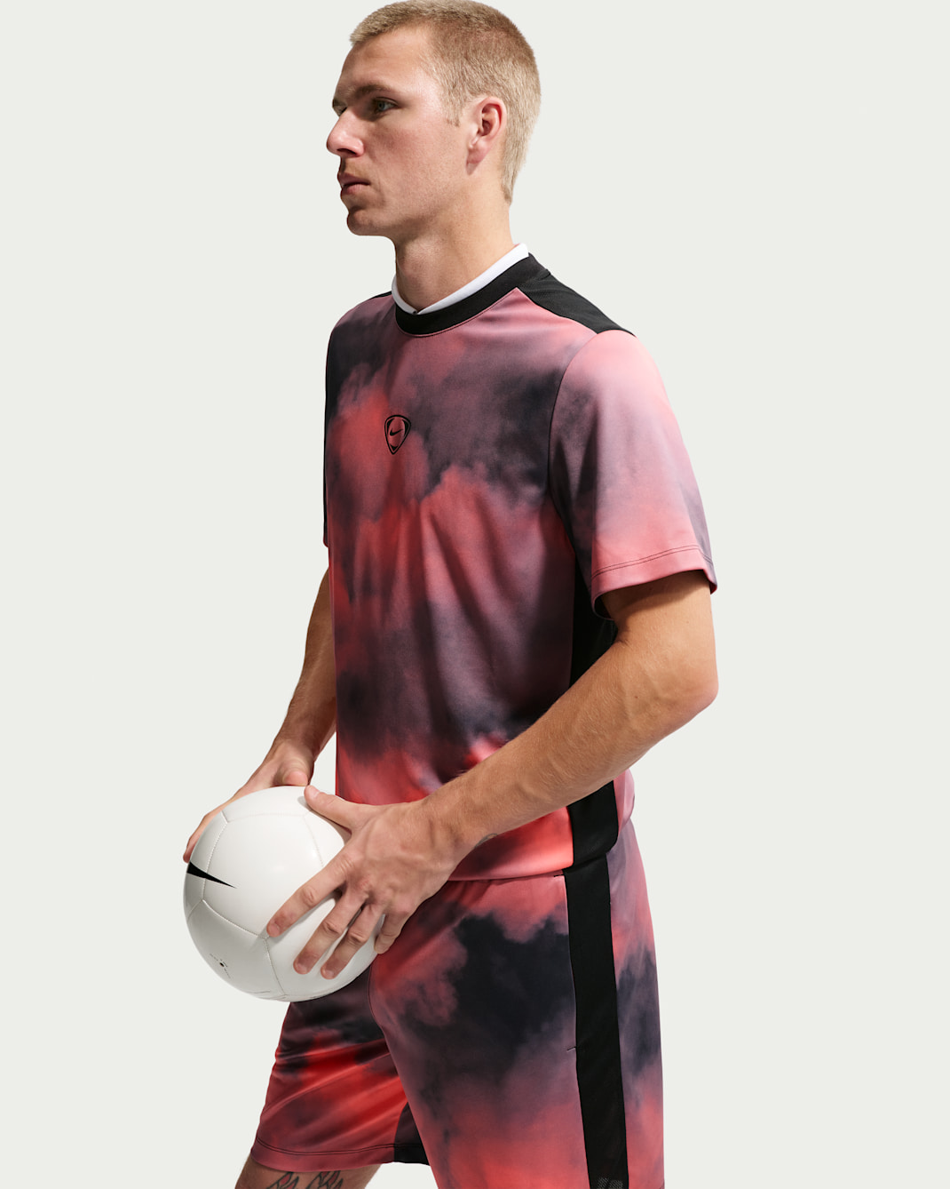 Nike Academy+ Men's Dri-FIT Short-Sleeve Soccer Top