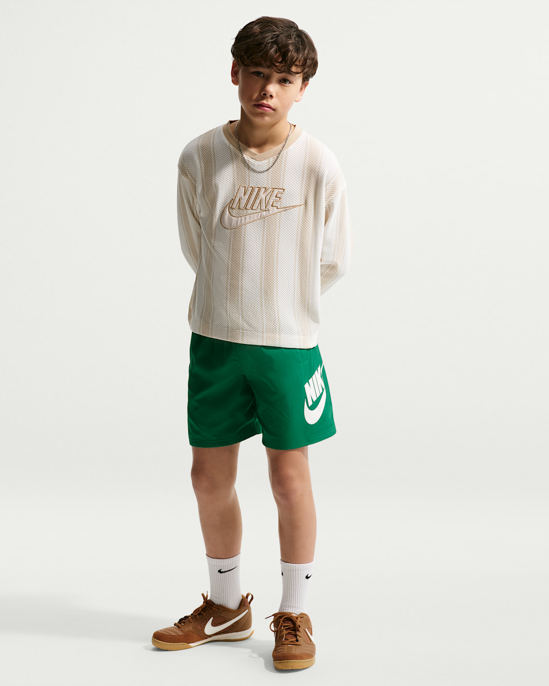 Nike Sportswear Club Older Kids' 15cm (approx.) Woven Shorts - Malachite/White