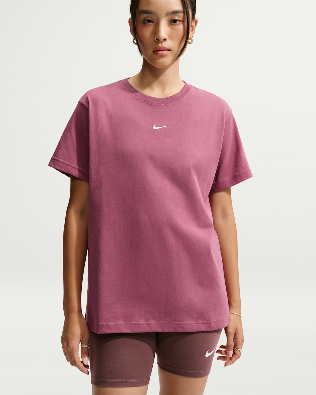 Nike Sportswear Classic Women's Oversized T-Shirt - Pink Smoke/Sail