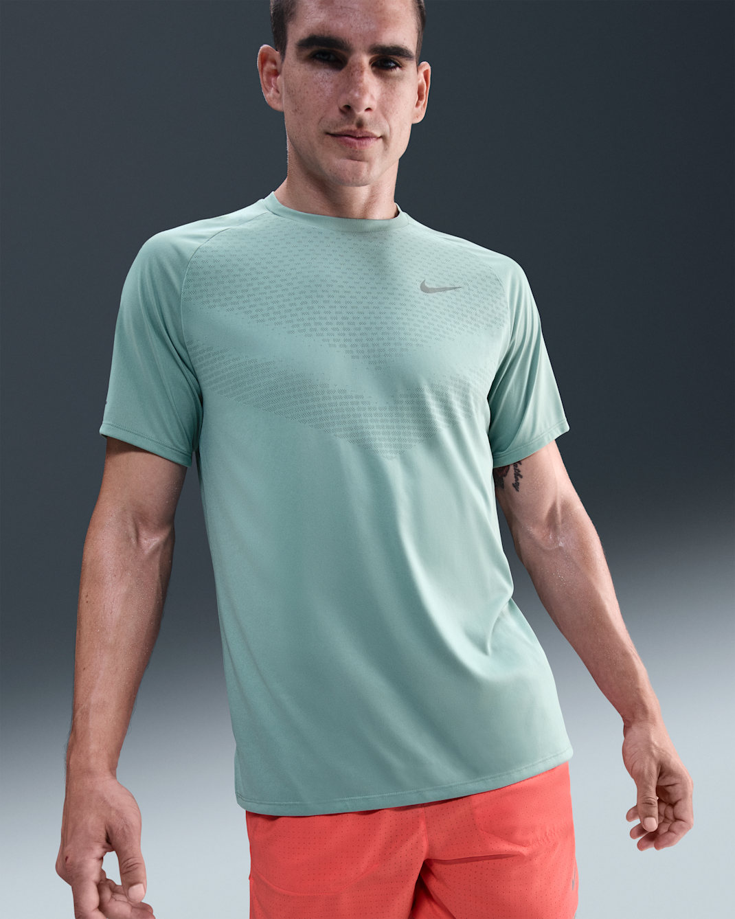 Playera de correr de manga corta Dri-FIT ADV para hombre Nike Stride - Cañón