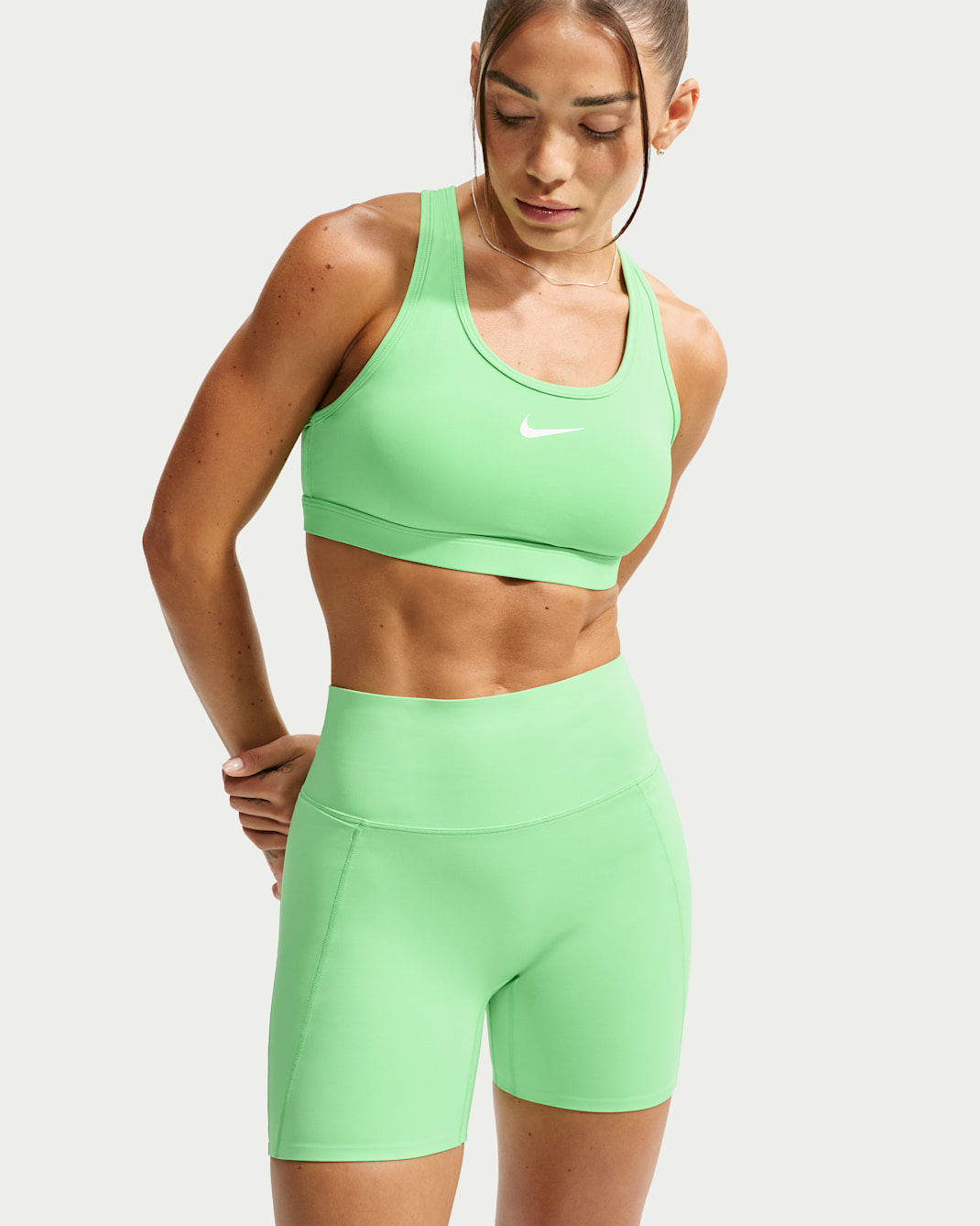 Nike Swoosh Women's Medium-Support Padded Sports Bra - Illusion Green/White