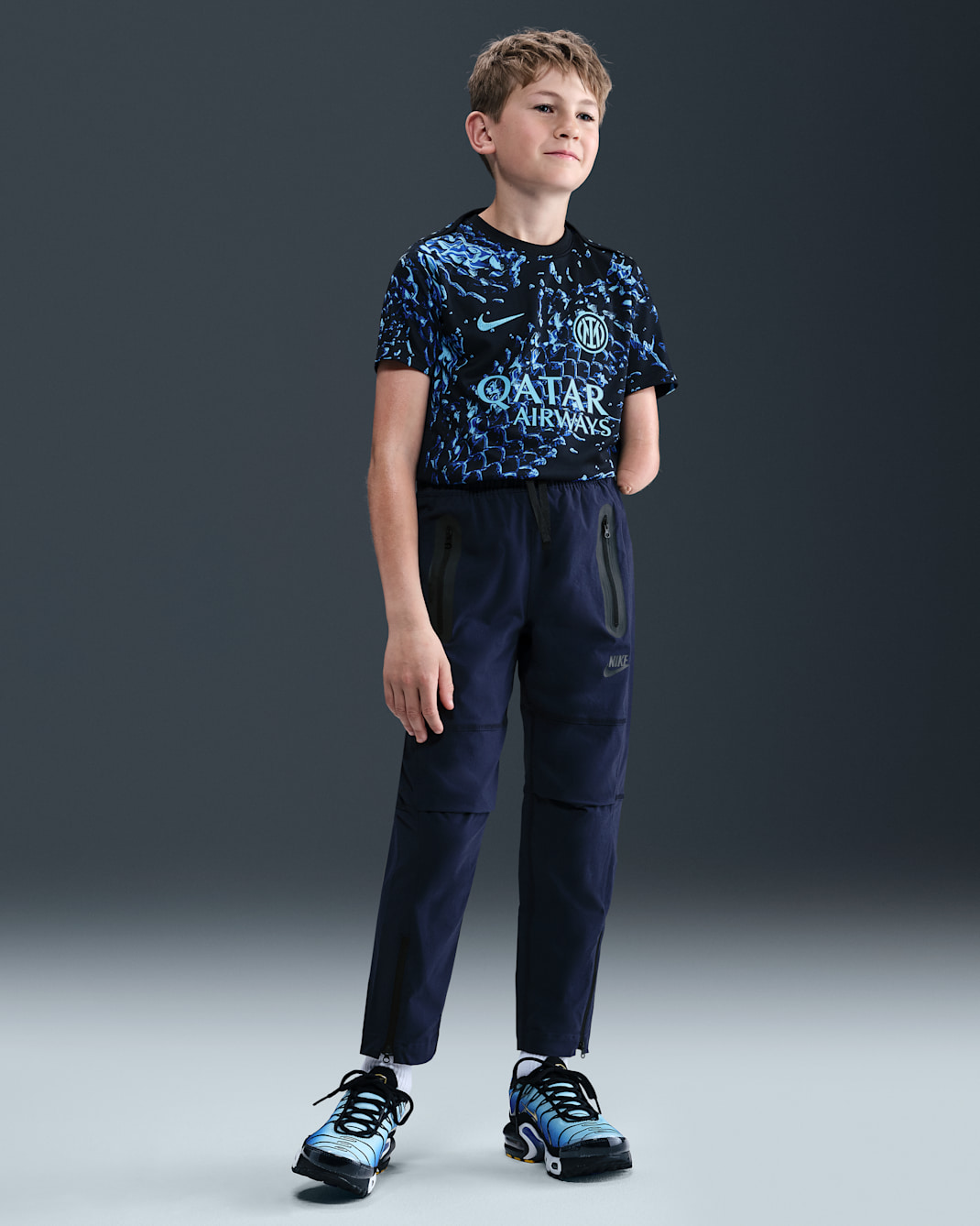 Nike Tech Older Kids' (Boys') Woven Trousers - Obsidian/Black