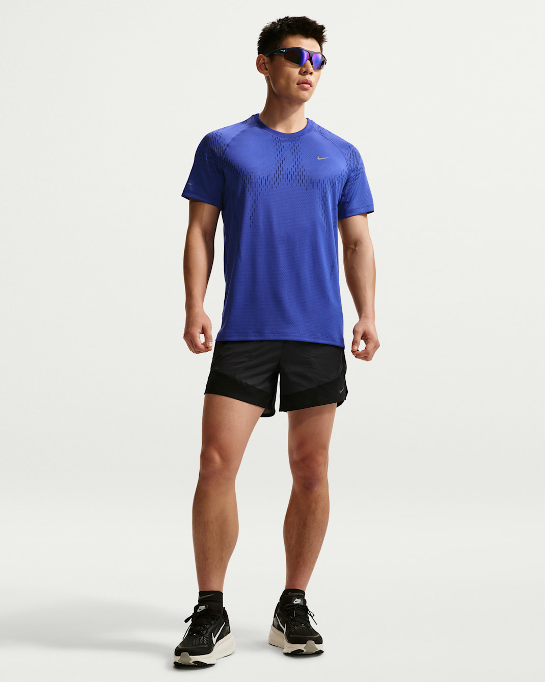 ナイキ ストライド メンズ Dri-FIT 13cm ランニングショートパンツ (インナー付き) - オフノワール/ブラック/ブラック